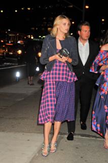 Elsa Hosk feet photo thumbnail