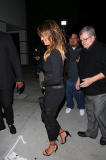 Chrissy Teigen feet photo thumbnail