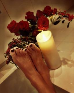 Thalía feet photo thumbnail