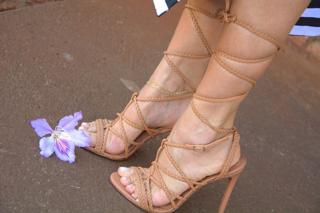 Cláudia Citroni feet photo thumbnail