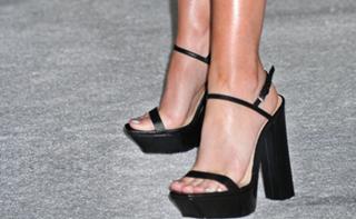 Emma Watson feet photo thumbnail