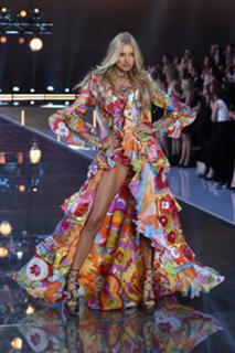 Elsa Hosk feet photo thumbnail