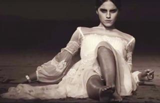 Emma Watson feet photo thumbnail