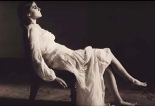 Emma Watson feet photo thumbnail
