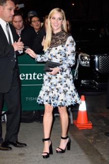 Reese Witherspoon feet photo thumbnail