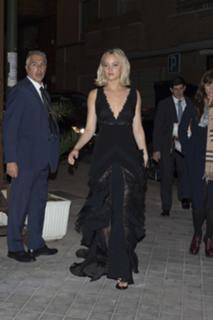 Jennifer Lawrence feet photo thumbnail