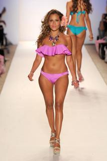Adrienne Houghton feet photo thumbnail