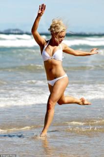Jorgie Porter feet photo thumbnail