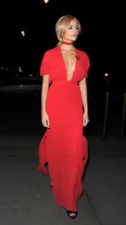 Pixie Lott feet photo thumbnail