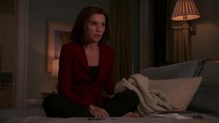 Julianna Margulies feet photo thumbnail
