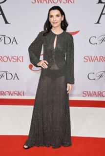 Julianna Margulies feet photo thumbnail