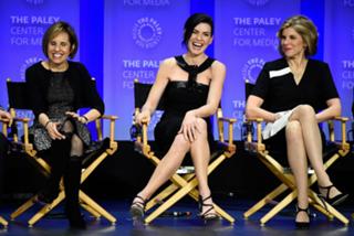 Julianna Margulies feet photo thumbnail