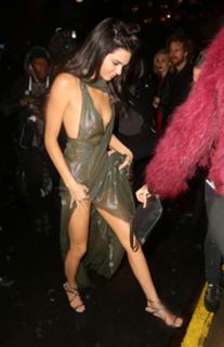 Kendall Jenner feet photo thumbnail