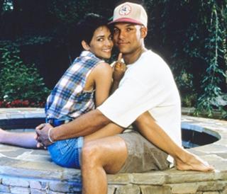 Halle Berry feet photo thumbnail