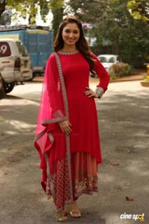 Tamannaah Bhatia feet photo thumbnail