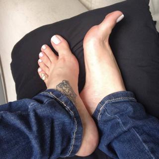 Jaqueline Mello feet photo thumbnail