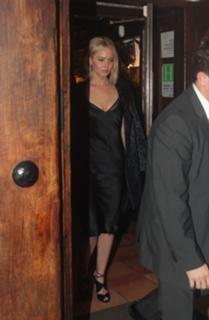 Jennifer Lawrence feet photo thumbnail