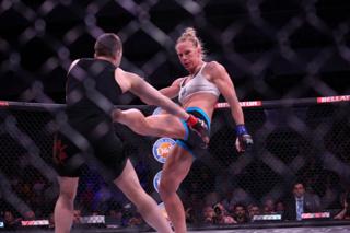 Holly Holm feet photo thumbnail