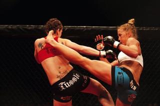 Holly Holm feet photo thumbnail