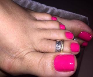 Karin Klemp feet photo thumbnail