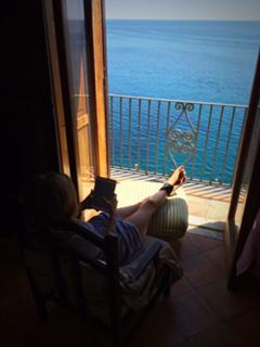 Giada De Laurentiis feet photo thumbnail