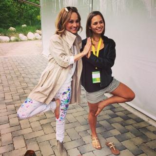 Giada De Laurentiis feet photo thumbnail
