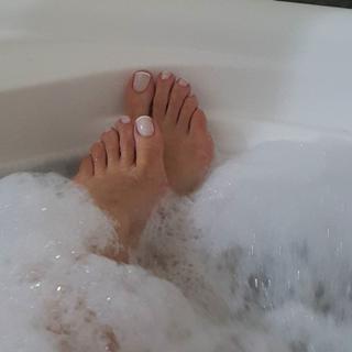 Cláudia Citroni feet photo thumbnail