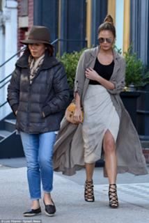 Chrissy Teigen feet photo thumbnail