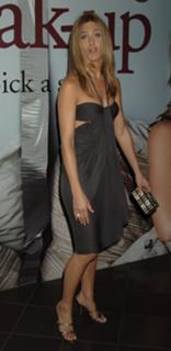 Jennifer Aniston feet photo thumbnail
