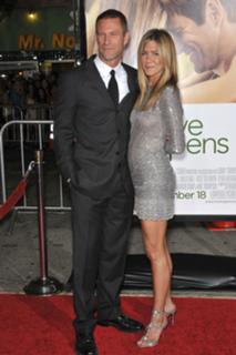 Jennifer Aniston feet photo thumbnail