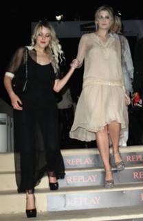 Mischa Barton feet photo thumbnail
