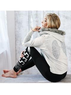 Elsa Hosk feet photo thumbnail