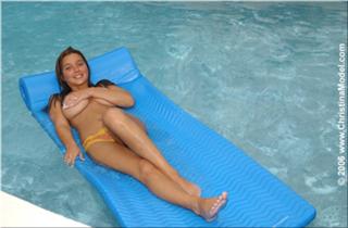 Christina Model feet photo thumbnail