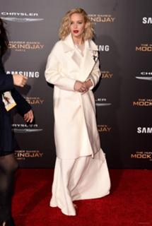 Jennifer Lawrence feet photo thumbnail
