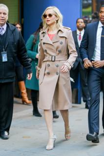 Jennifer Lawrence feet photo thumbnail