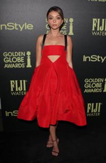 Sarah Hyland feet photo thumbnail