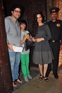 Sonali Bendre feet photo thumbnail