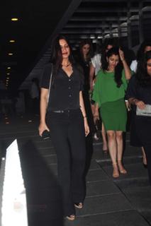 Sonali Bendre feet photo thumbnail