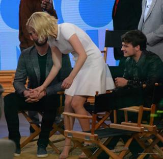 Jennifer Lawrence feet photo thumbnail