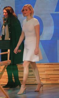 Jennifer Lawrence feet photo thumbnail