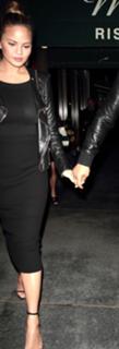Chrissy Teigen feet photo thumbnail