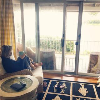 Julie Benz feet photo thumbnail