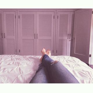 Julie Benz feet photo thumbnail
