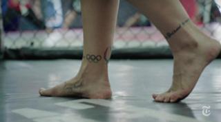 Ronda Rousey feet photo thumbnail
