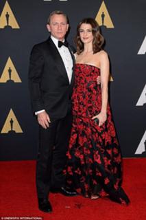 Rachel Weisz feet photo thumbnail