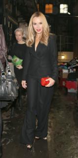 Amanda Holden feet photo thumbnail