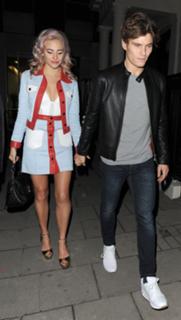 Pixie Lott feet photo thumbnail