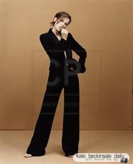 Kate Beckinsale feet photo thumbnail