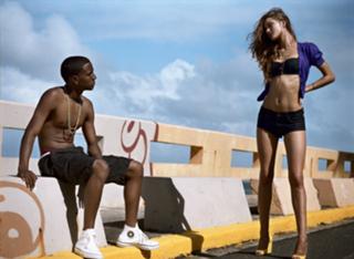 Rosie Huntington-Whiteley feet photo thumbnail