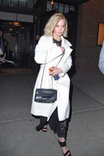 Jennifer Lawrence feet photo thumbnail